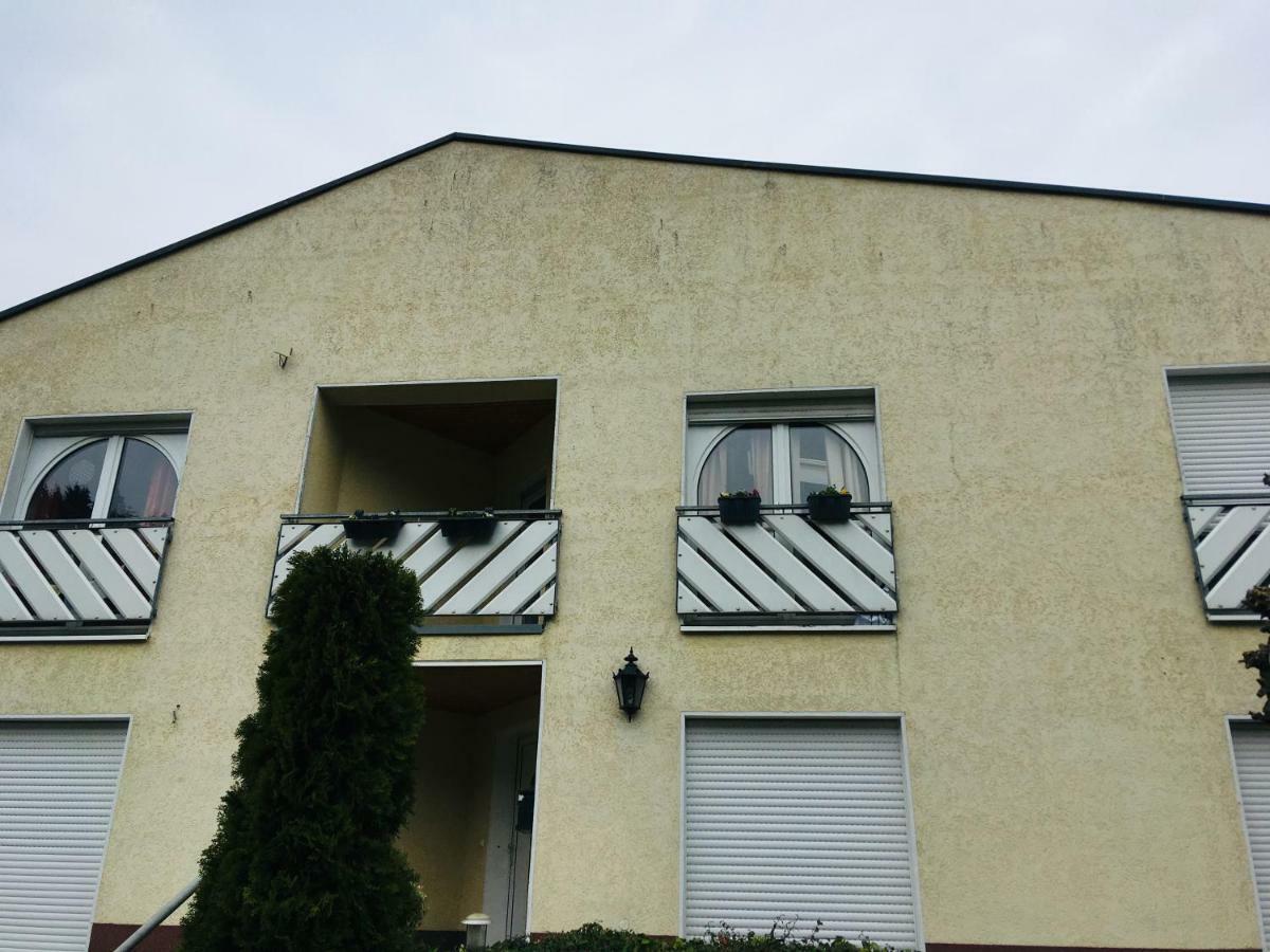 Ferienwohnung Am Nuerburgring/Wintersport Arft Acht 외부 사진